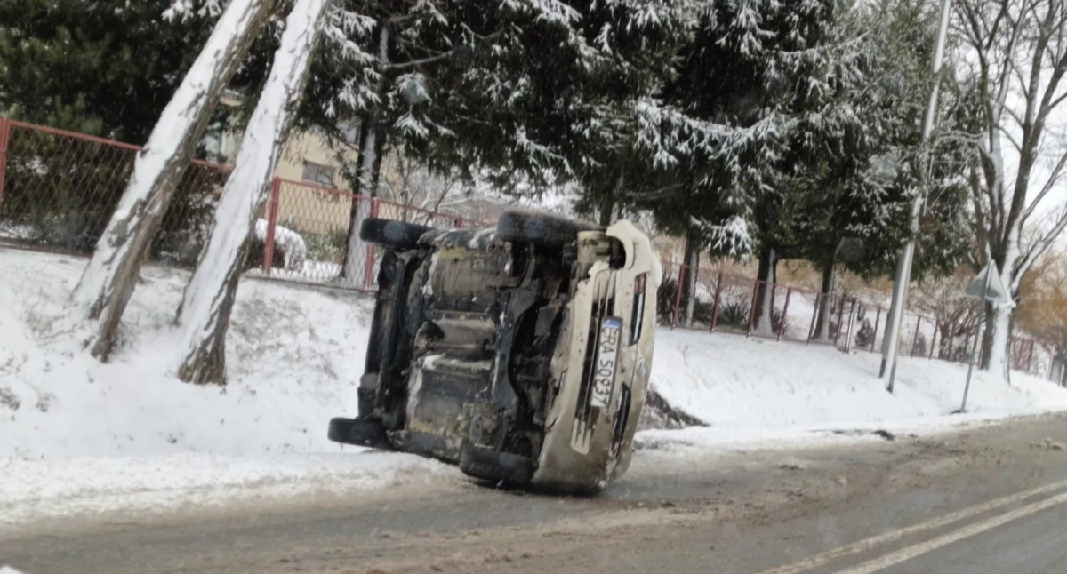 Na zdjęciu: Kolizja w Orzechowie, fot. Justyna Zemła-Krasoń/Facebook/Grze stoją? Radomsko i okolice