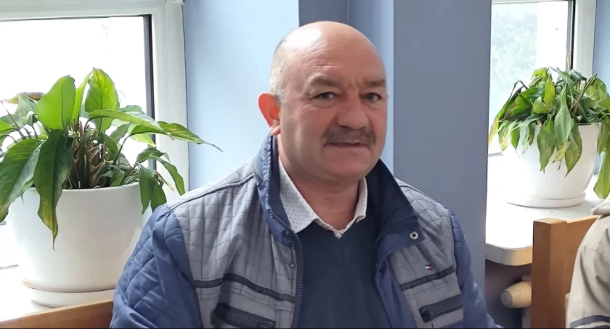 Na zdjęciu: Tomasz Tyl spotyka się z prezesem Zbigniewem Rybczyńskim w sądzie