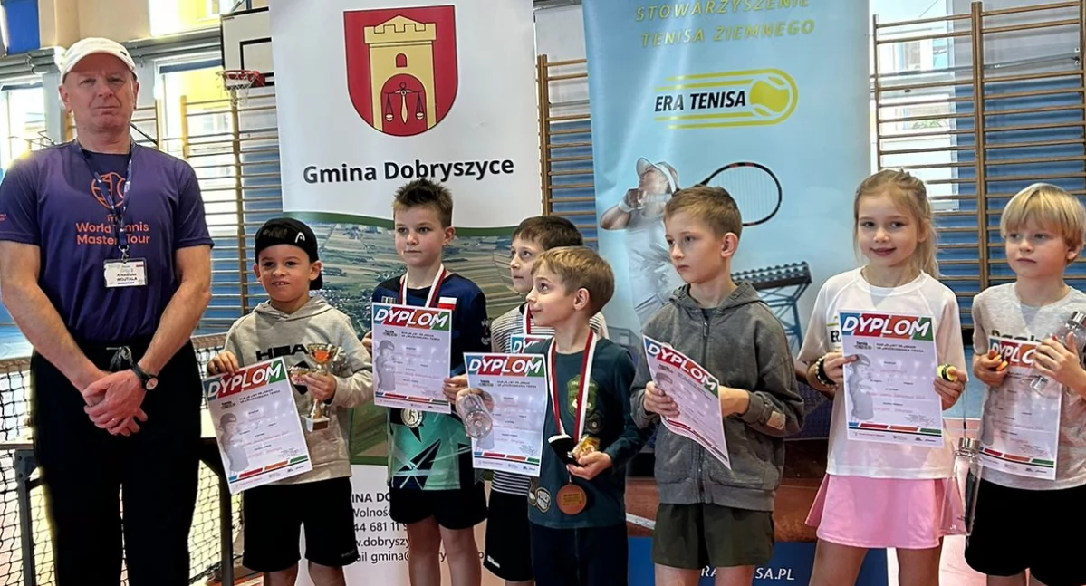 Na zdjęciu: Uczestnicy turnieju, fot. Facebook/ERA Tenisa