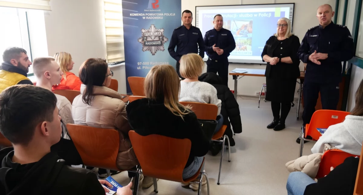 Na zdjęciu: Uczestnicy spotkania, fot. Facebook/Komenda Powiatowa Policji w Radomsku 