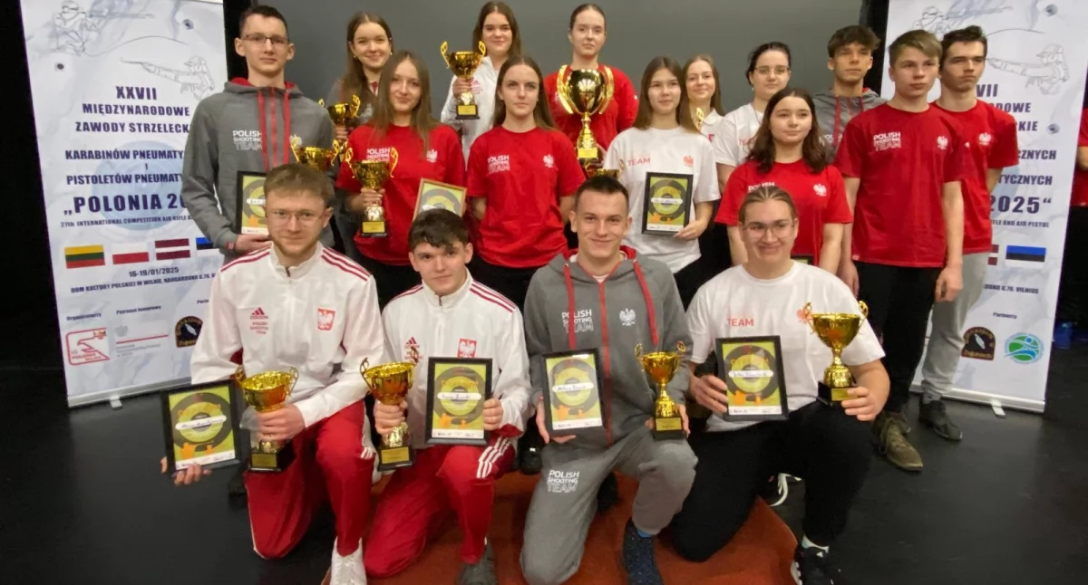 Na zdjęciu: Uczestnicy zawodów, fot. Facebook/Okręgowy Klub Strzelectwa Sportowego 