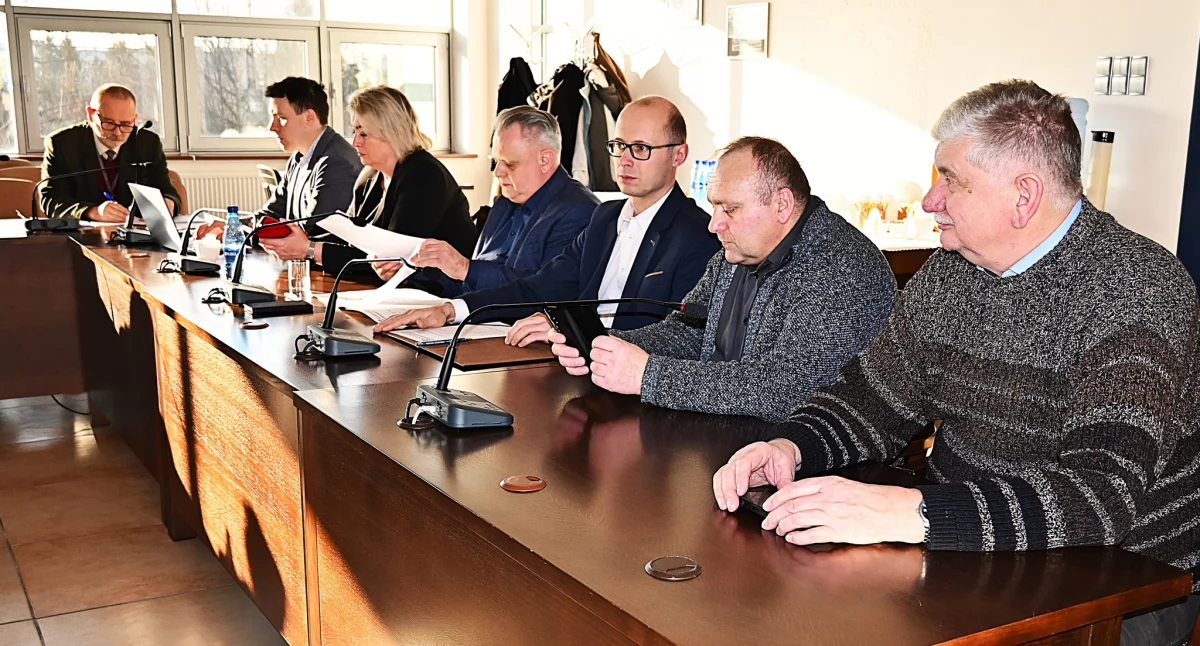 Na zdjęciu: członkowie rady, fot. Facebook/Starostwo Powiatowe