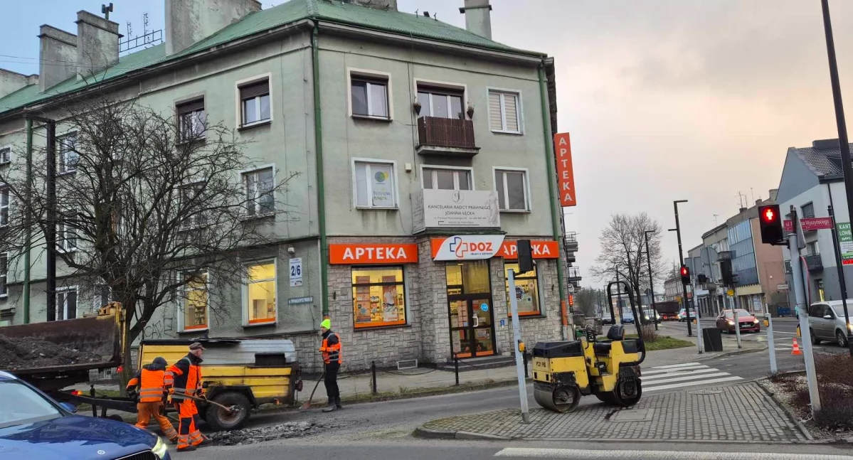 Na zdjęciu: Naprawa fragmentu jezdni
