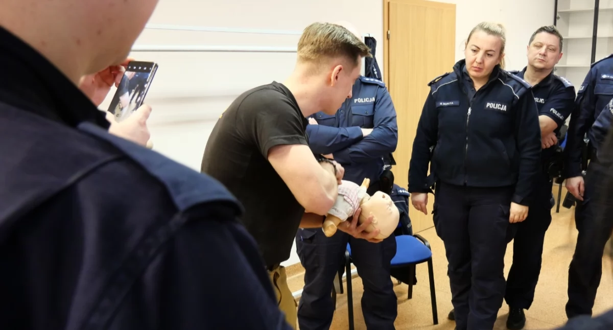 Na zdjęciu: Ćwiczenia policjantów, fot. KPP Radomsko