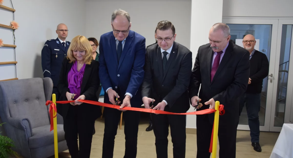 Na zdjęciu: Przecięcie wstęgi, fot. Facebook/UM Radomsko