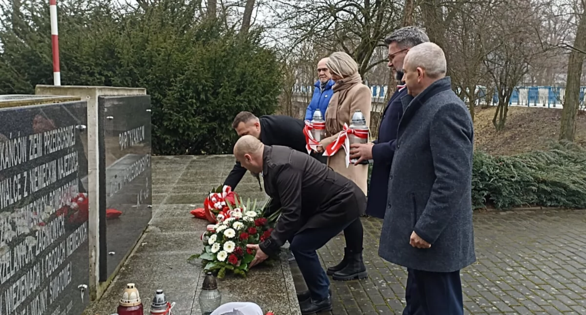Na zdjęciu: Uczczono pamięć żołnierzy, fot. Facebook/UM Przedbórz