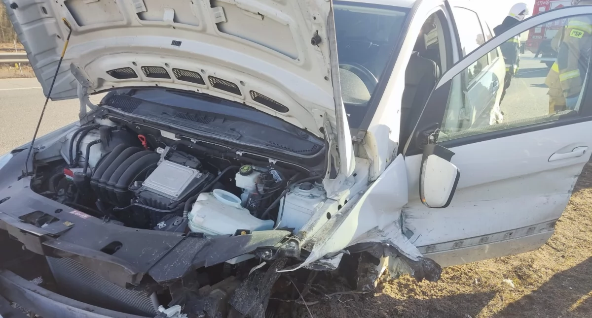 Na zdjęciu: Rozbity Mercedes, fot. KPP Radomsko