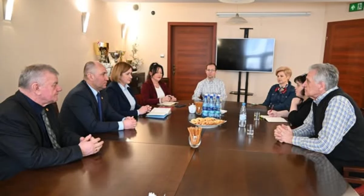 Na zdjęciu: Uczestnicy spotkania, fot. Facebook/Powiat Radomszczański