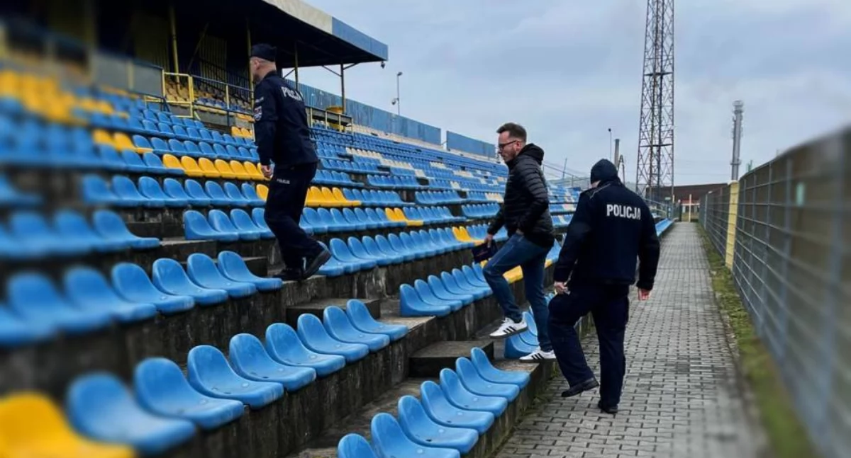 Na zdjęciu: Kontrola stadionu, fot. Facebook/KPP Radomsko
