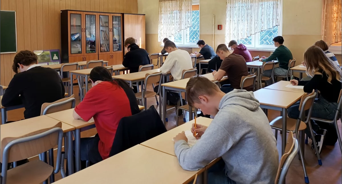Na zdjęciu: Uczestnicy konkursu, fot. Facebook/ZSE-E Radomsko