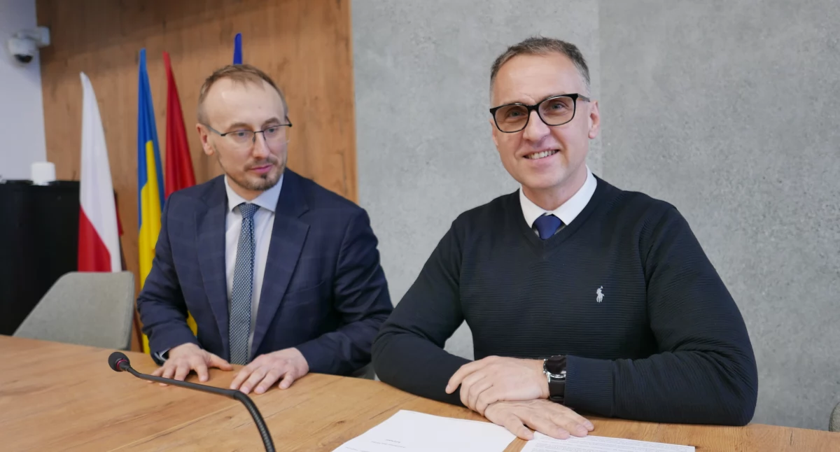 Na zdjęciu: Radni Rafał Dębski i Michał Spólnicki informowali o wyroku WSA  na konferencji