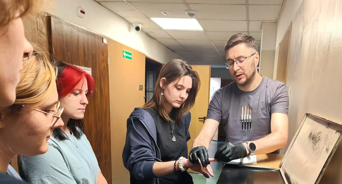Na zdjęciu: Uczniowie gościli w KPP Radomsko, fot. KPP Radomsko