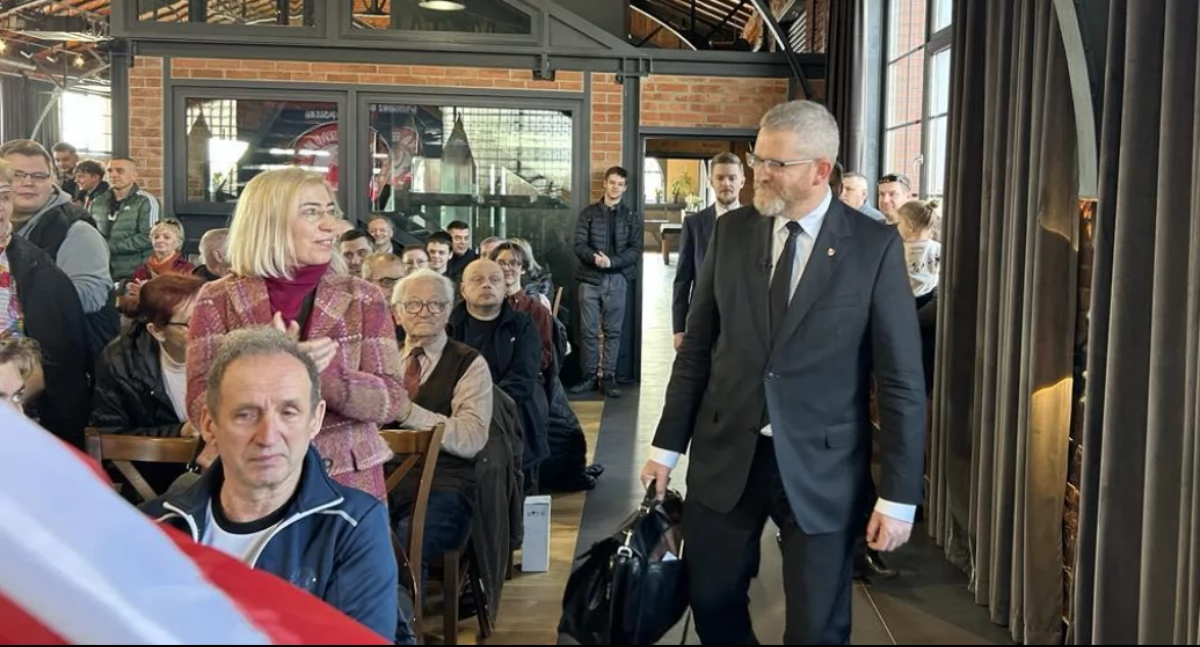 Na zdjęciu: Grzegorz Braun na spotkaniu w Radomsku