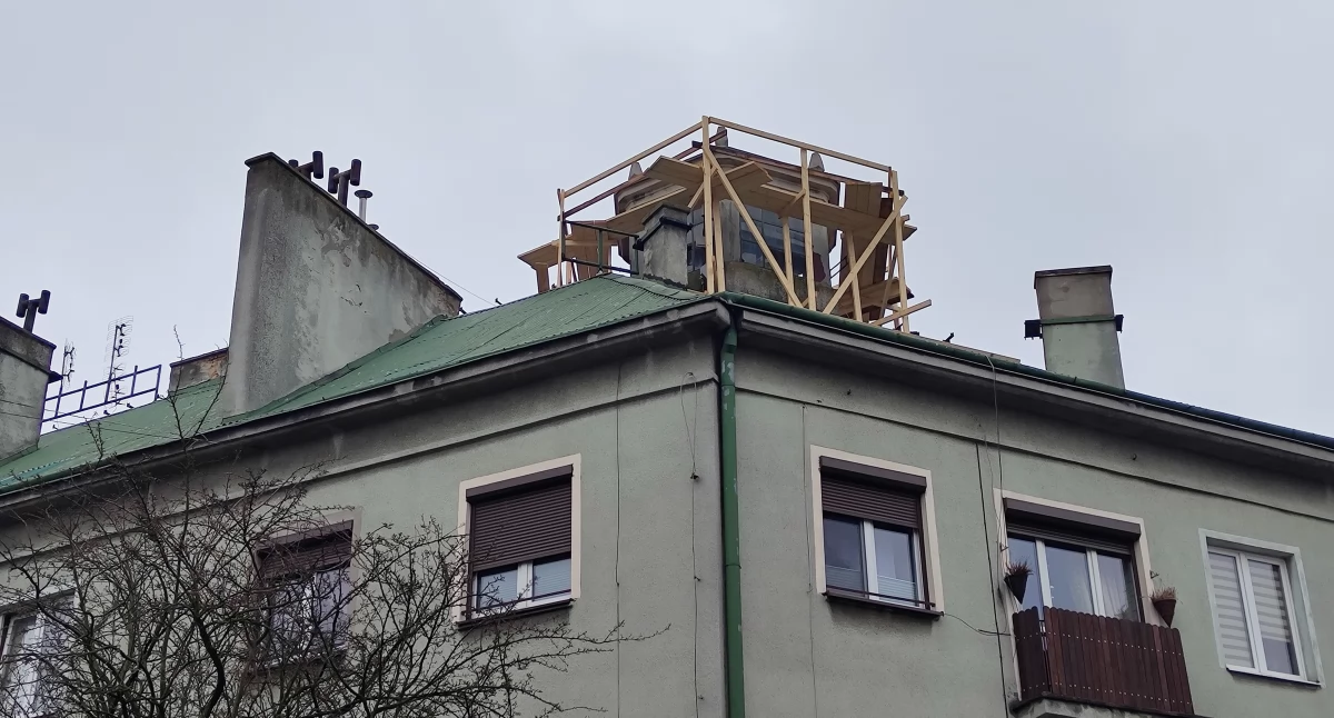 Na zdjęciu: Charakterystyczna kamienica przy Prymasa Wyszyńskiego 2