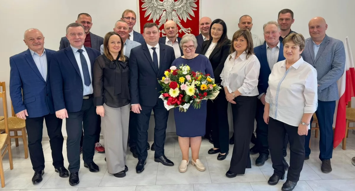 Na zdjęciu: Były kwiaty i podziękowania, fot. Facebook/UG Kobiele Wielkie