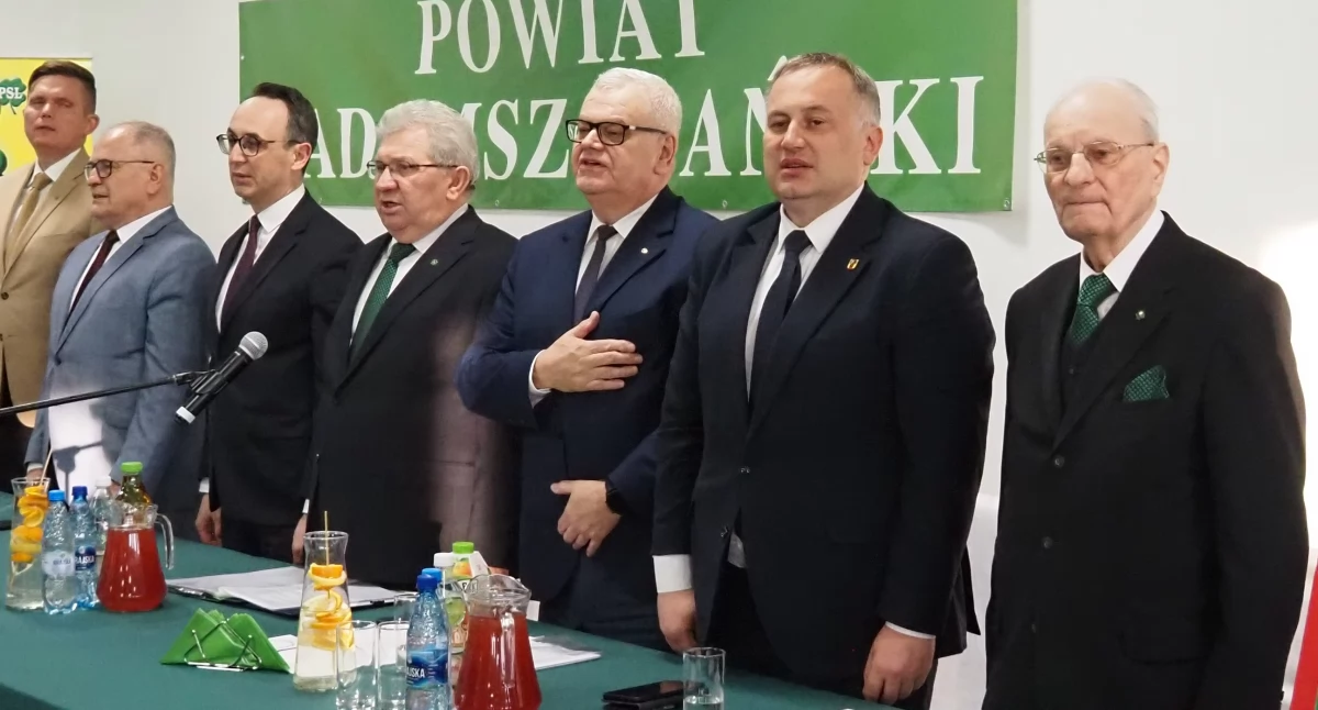 Na zdjęciu: Na zjeździe stawiło się około 70 działaczy