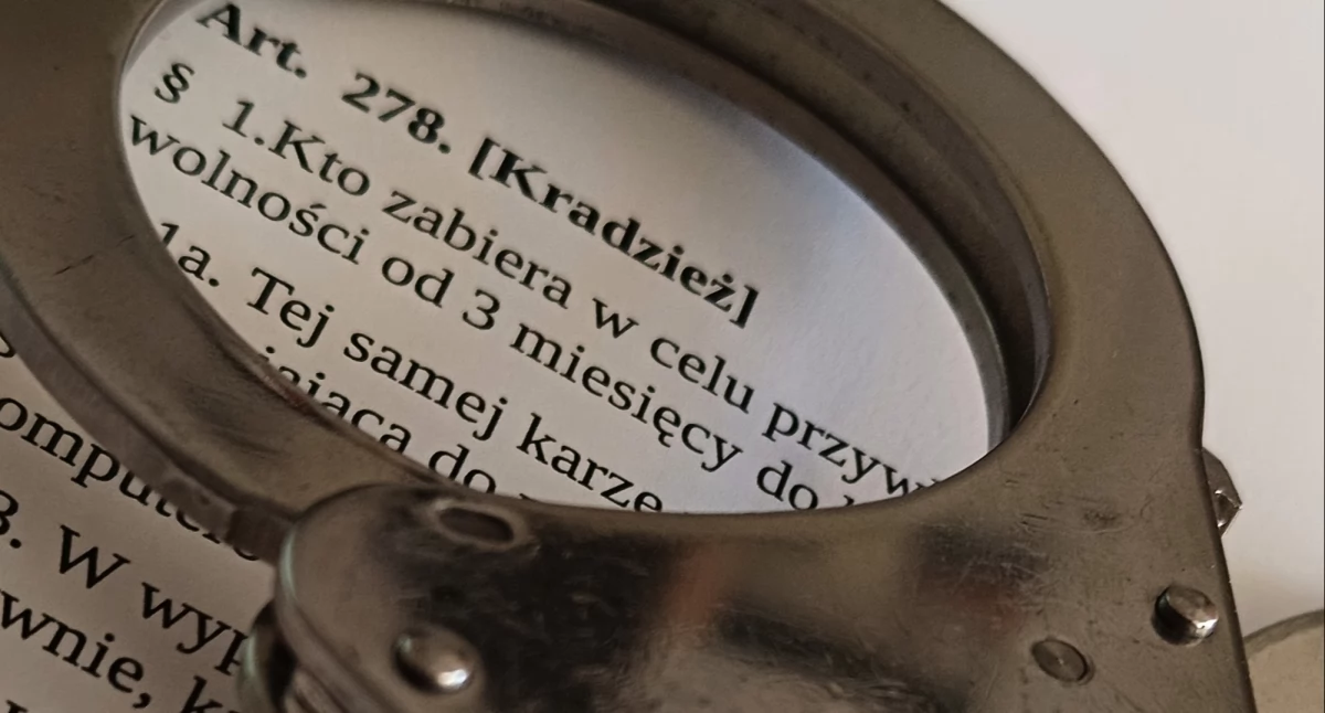 Na zdjęciu: kajdanki, fot. KPP Radomsko