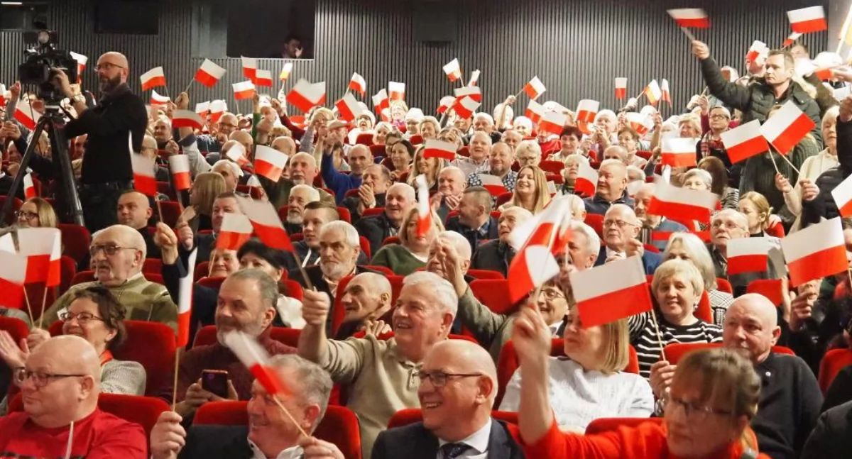 Na zdjęciu spotkanie radomszczan z Karolem Nawrockim w MDK