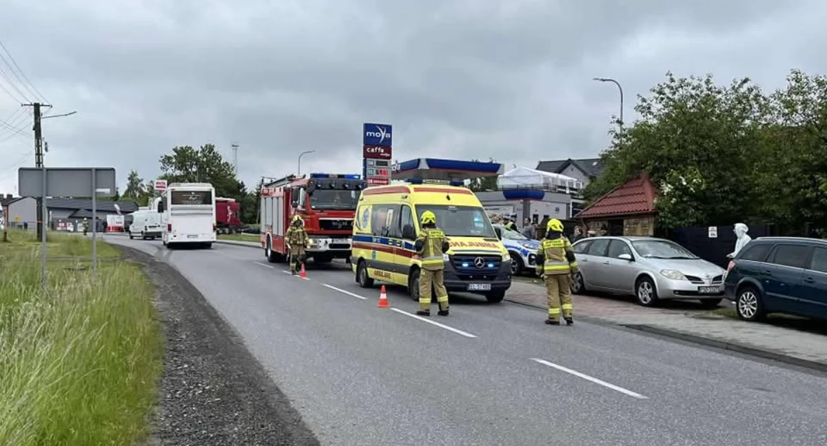 Na zdjęciu: Kierowca nie zorientował się razu, fot. Facebook/OSP KRSG Kamieńsk 