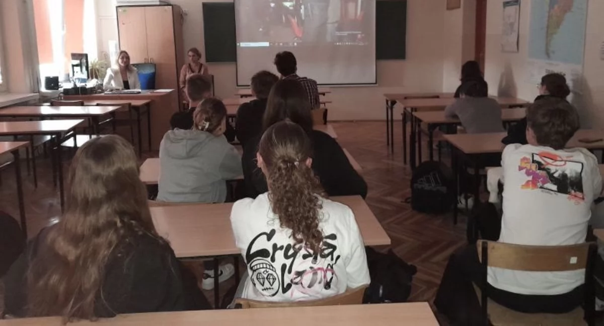 Na zdjęciu: Uczniowie I LO podczas wyjątkowych zajęć, fot. Facebook/I LO