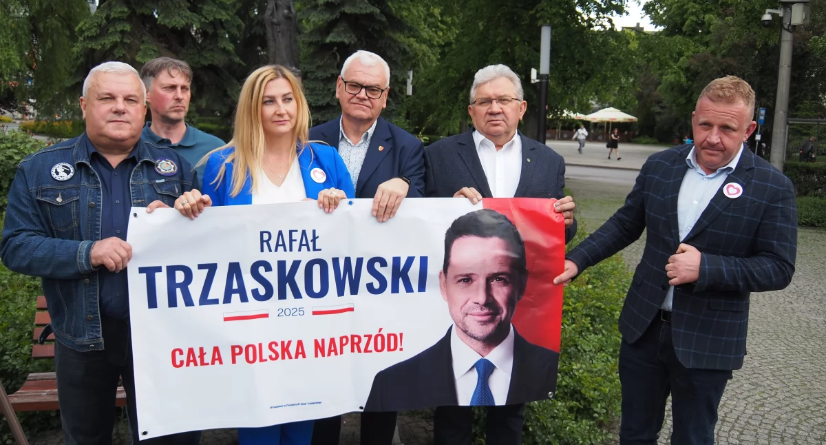 Na zdjęciu przedstawiciel KO, Lewicy i PSL