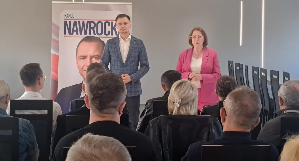 Na zdjęciu: parlamentarzyści na spotkaniu z mieszkańcami w Kobielach Wielkich, fot. fb/PiS powiat radomszczański