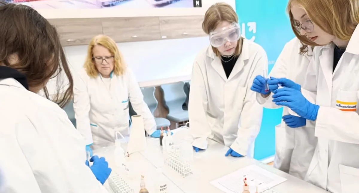 Na zdjęciu: Warsztaty chemiczne w Baczyńskim