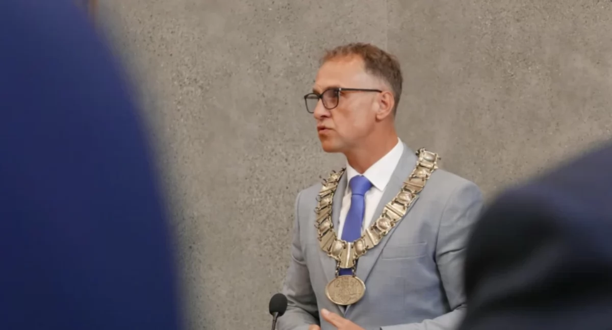 Na zdjęciu: Rafał Dębski podczas sesji Rady Miasta