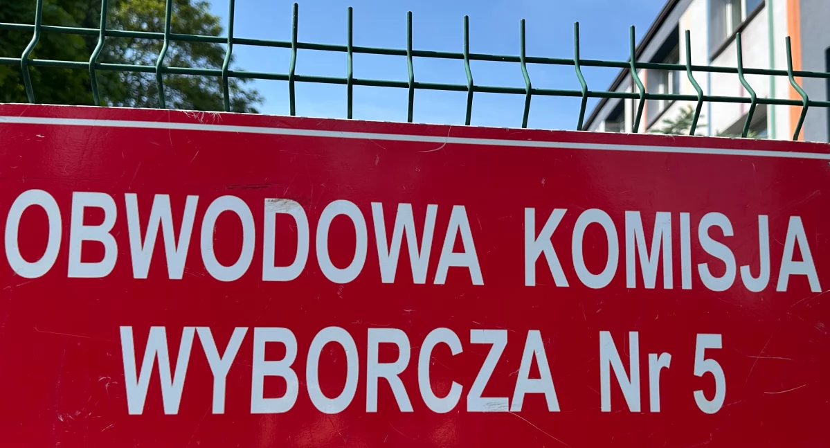 Na zdjęciu: lokal wyborczy podczas II tury wyborów prezydenckich