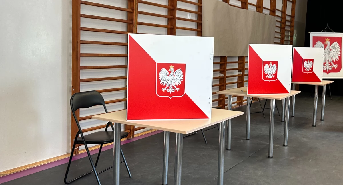 Na zdjęciu: lokal wyborczy podczas II tury wyborów prezydenckich