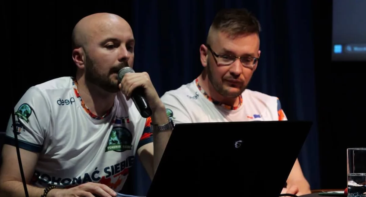 Na zdjęciu: Michał Ludwiczak (z prawej) i Jarosław Brzozowski, fot. Facebook/MDK Radomsko