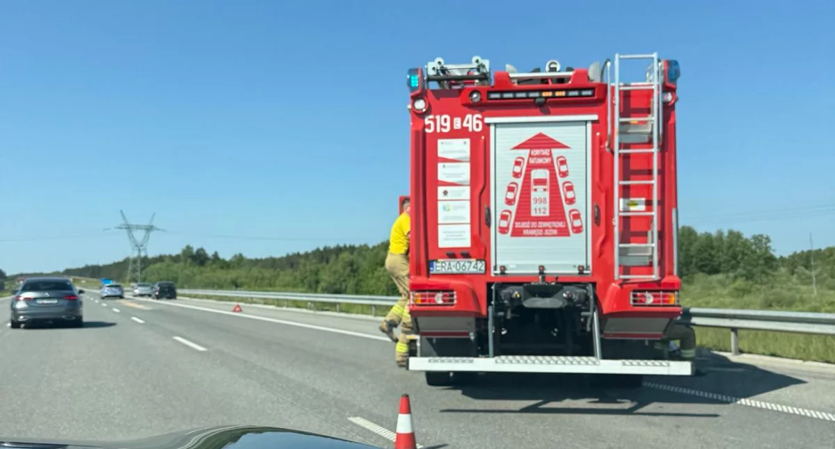 Na zdjęciu: Do wypadku doszło w pobliżu węzła Radomsko, fot. Facebook/Raporty drogowe A1