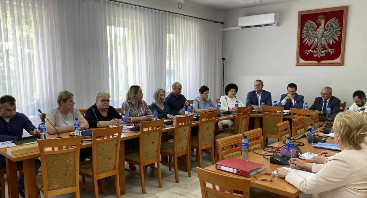 Na zdjęciu: XXIV sesja Rady Gminy Masłowice, która rozpoczęła się o 9:00 we wtorek 17 czerwca, fot. Urząd Gminy Masłowice