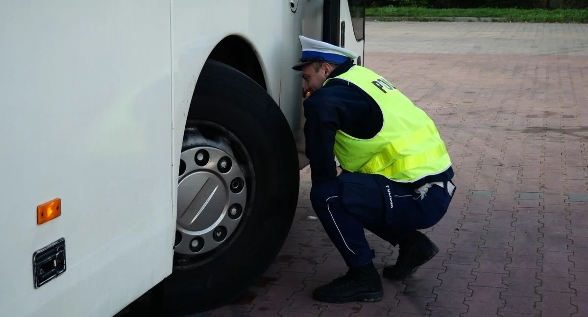 Na zdjęciu: Policjanci z drogówki wszystko dokładnie sprawdzą, fot. KPP Radomsko