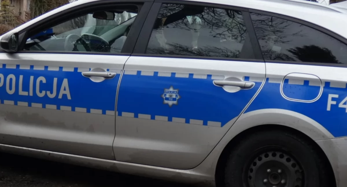 Na zdjęciu radiowóz policyjny 