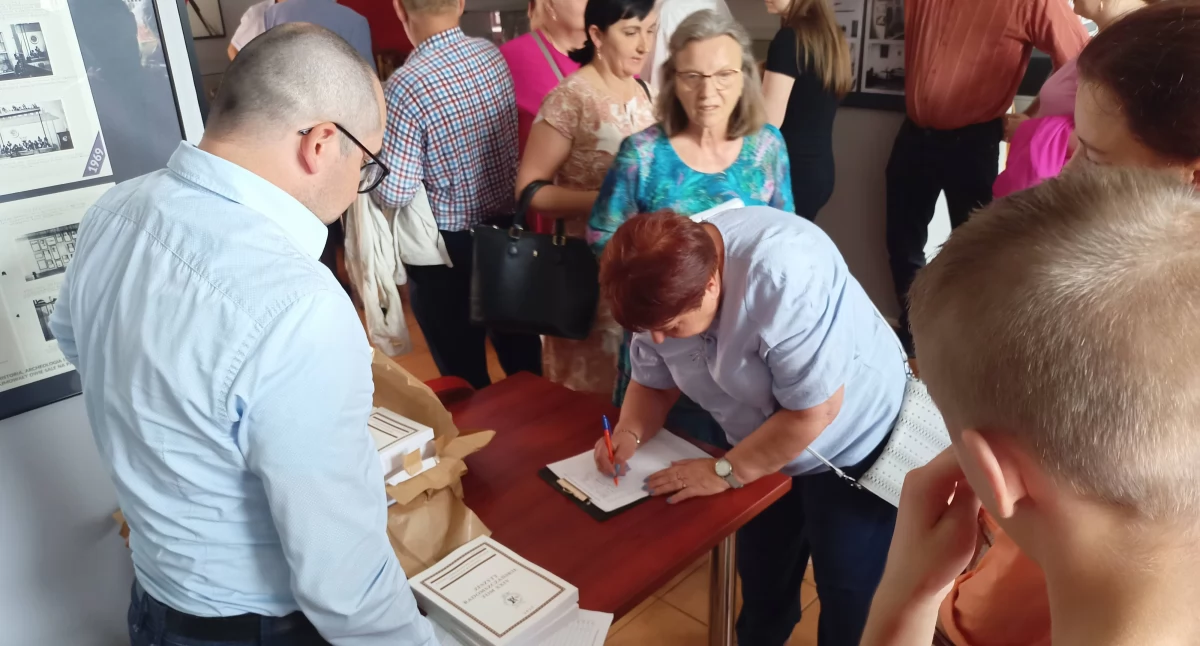 Na zdjęciu: Promocja odbyła się jak zawsze w galerii muzeum, fot. Tomasz Nowak