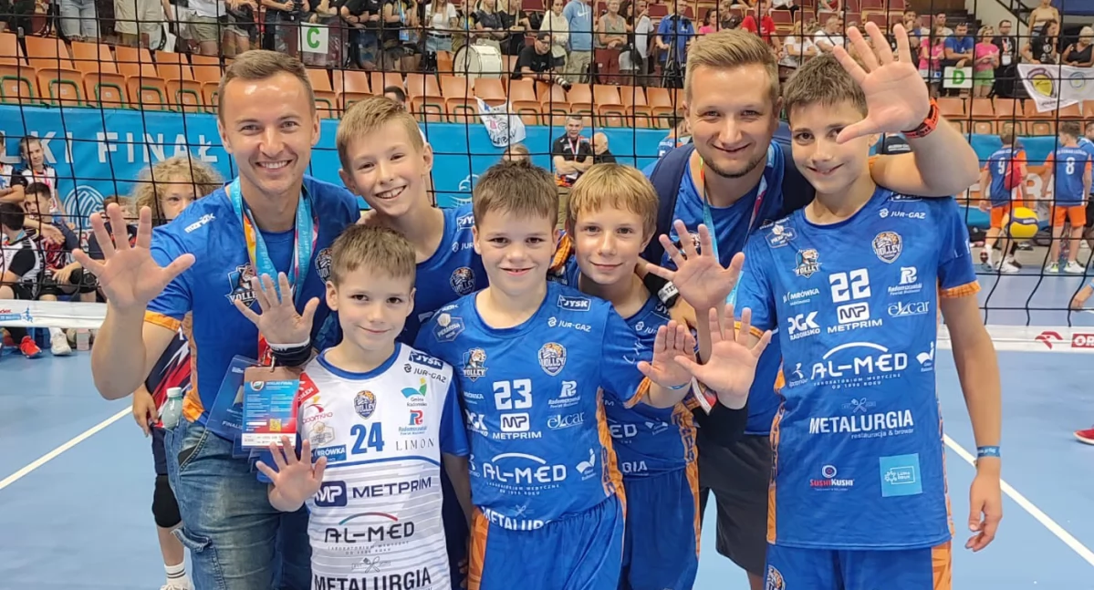 Na zdjęciu: To wielki sukces młodych siatkarzy, fot. Facebook/KS Volley Radomsko