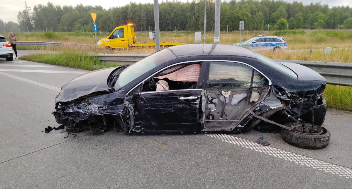 Na zdjęciu: Kierowca doznał obrażeń, fot. KP PSP Radomsko