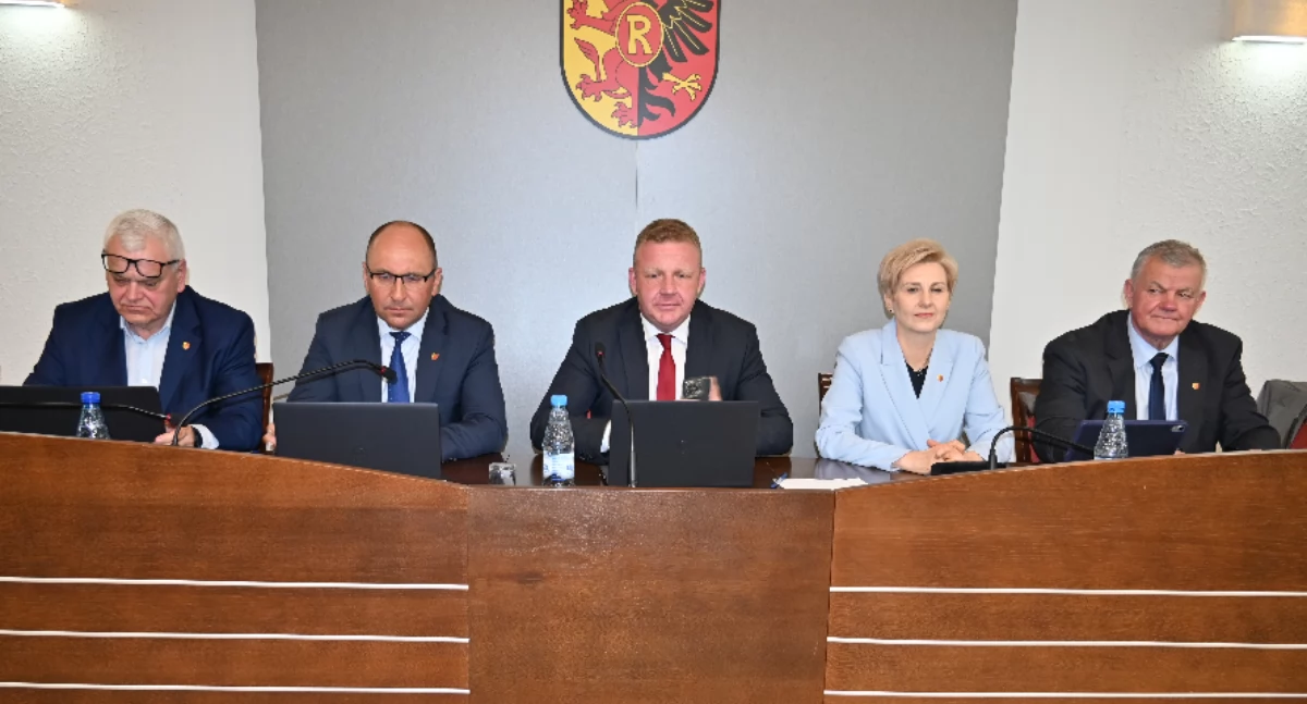 Na zdjęciu zarząd powiatu radomszczańskiego, fot. Starostwo Powiatowe