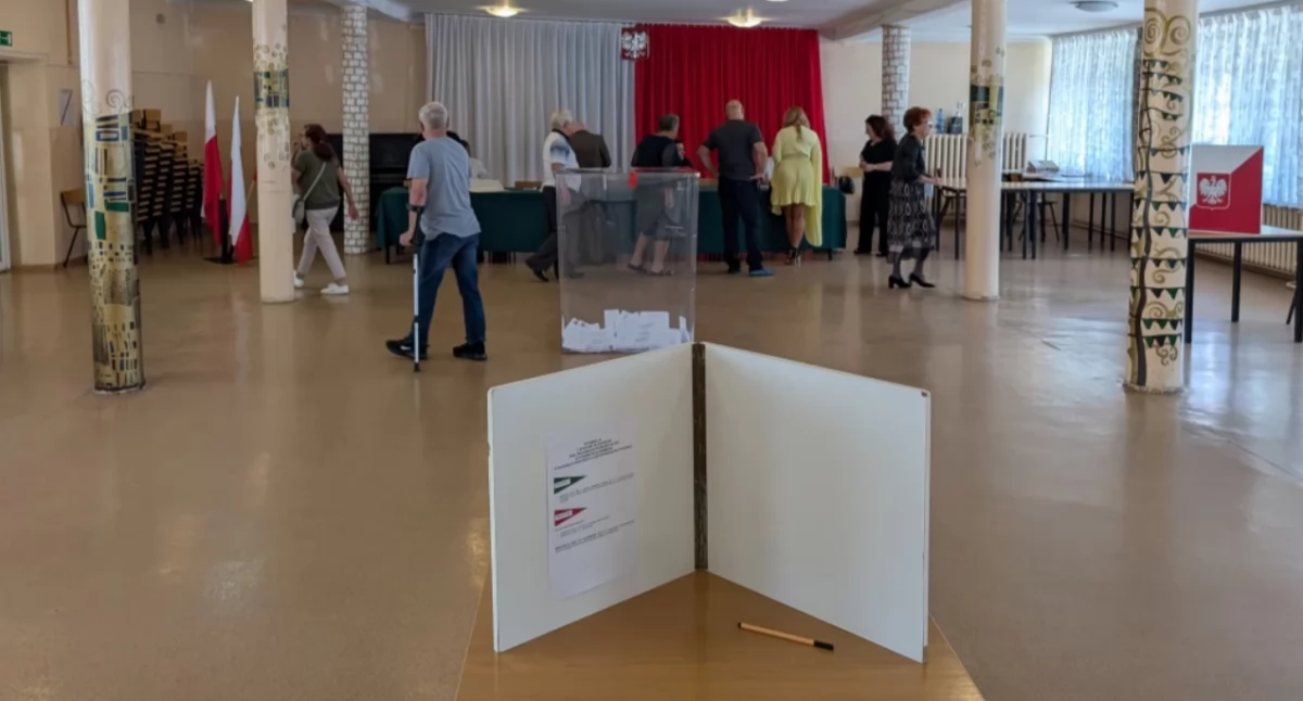 Na zdjęciu lokal wyborczy w Radomsku