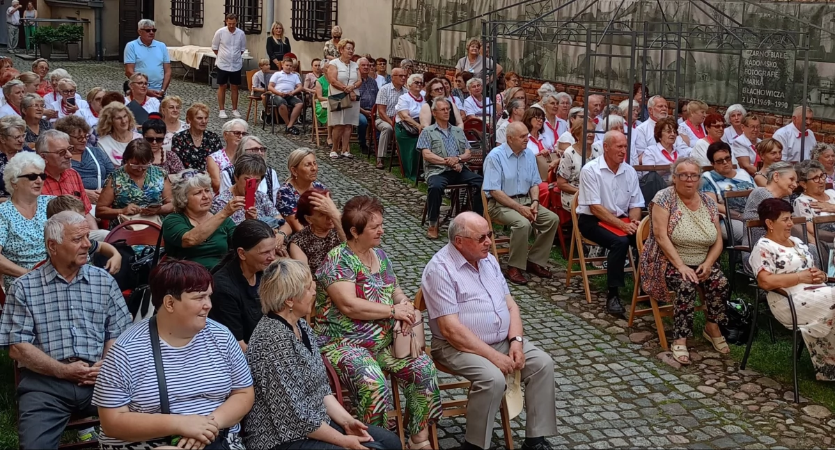 Na zdjęciu: Koncert chóru Serenada, fot. Facebook/GOKiS Kobiele wielkie