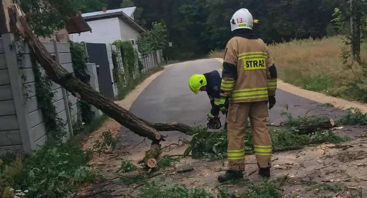 Na zdjęciu: Druhowie w akcji, fot. Facebook/OSP Lipowczyce