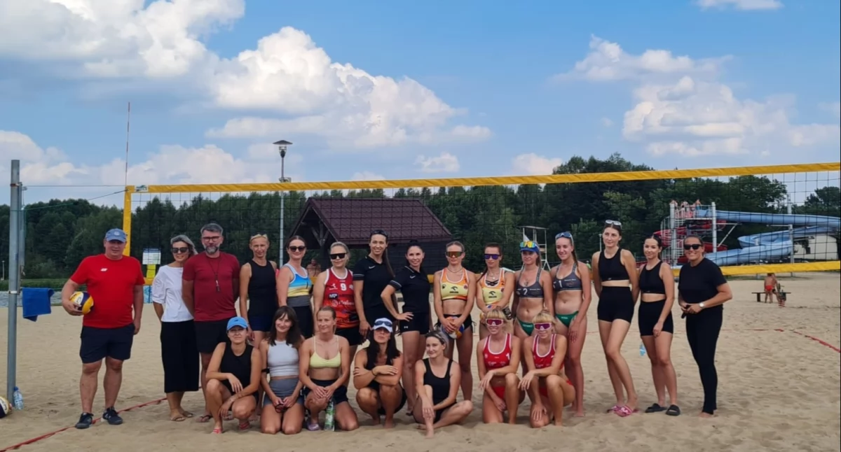 Na zdjęciu: Turniej Piłki Siatkówki Plażowej Kobiet Przedborska Plaża 2024 fot. facebook.com/Agata Wiśniewska-Pawelak