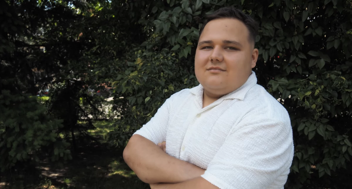 Na zdjęciu: Filip Groszek ma 23 lata
