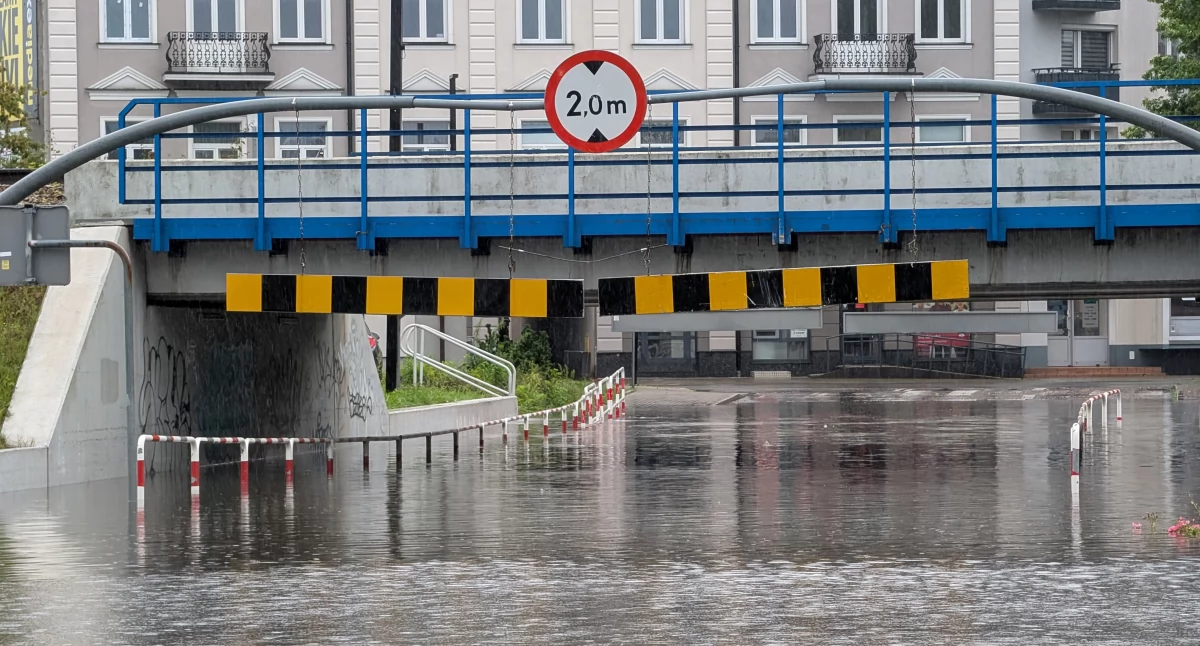 Na zdjęciu: Widoczną zmiany są coraz częstsze ulewne deszcze, które powodują podtopienia