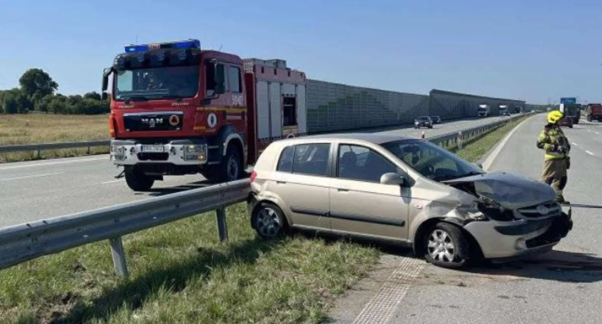 Na zdjęciu: Zderzyły się trzy samochody, fot. Facebook/OSP Kamieńsk