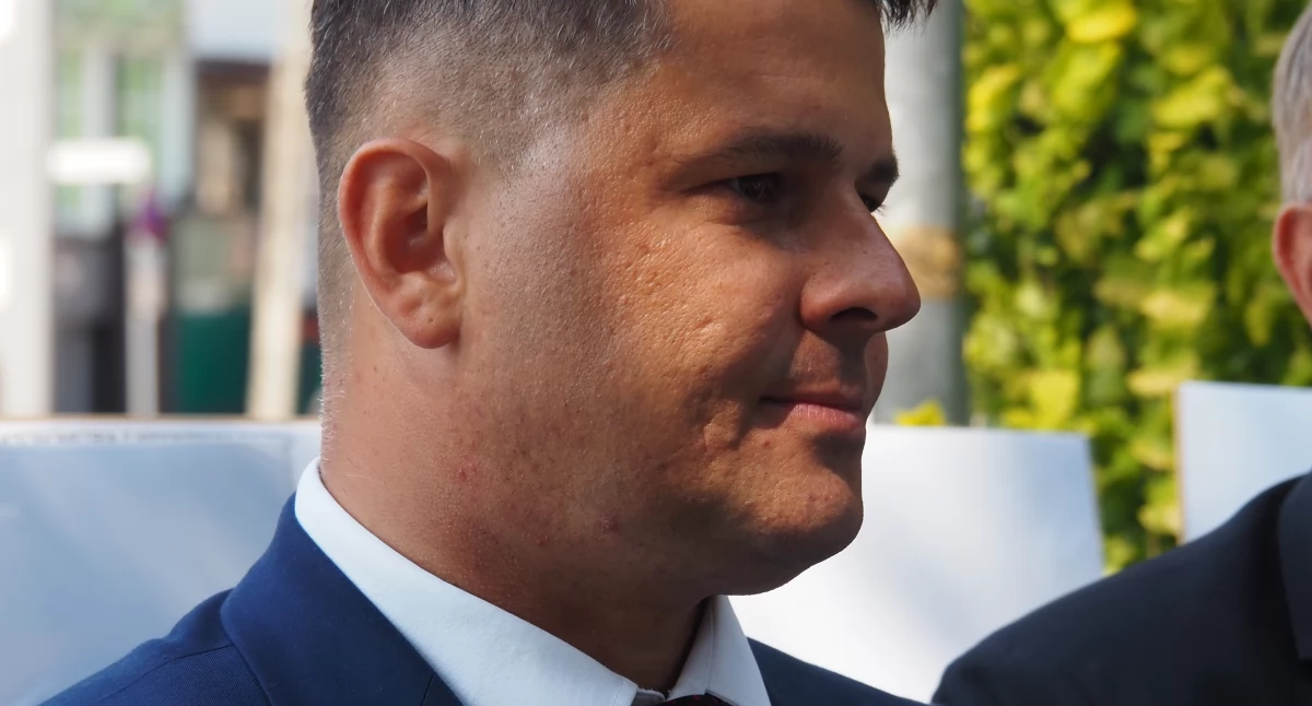 Na zdjęciu: Pracownicy mówią, że to były przesłuchania. Burmistrz Bąkowicz stanowczo zaprzecza, nie padły żadne  niestosowne pytania