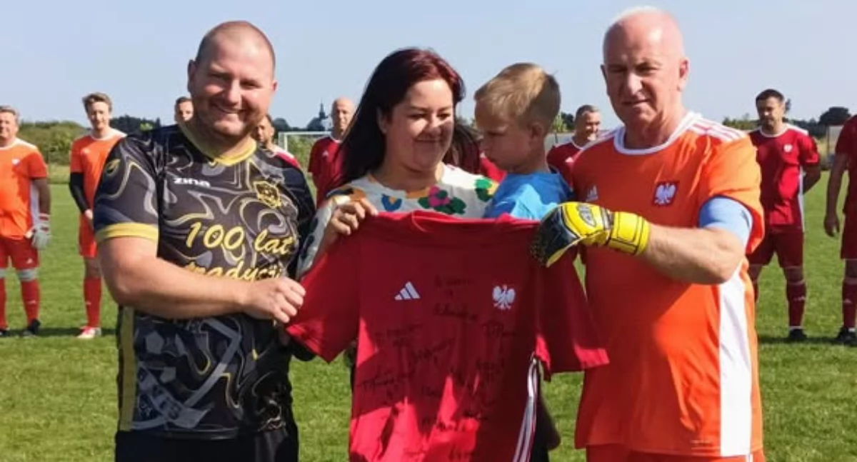 Na zdjęciu: impreza charytatywna i sportowa odbyła się na stadionie sportowym przy ul. Częstochowskiej w Gidlach, fot. LKS VIS Gidle