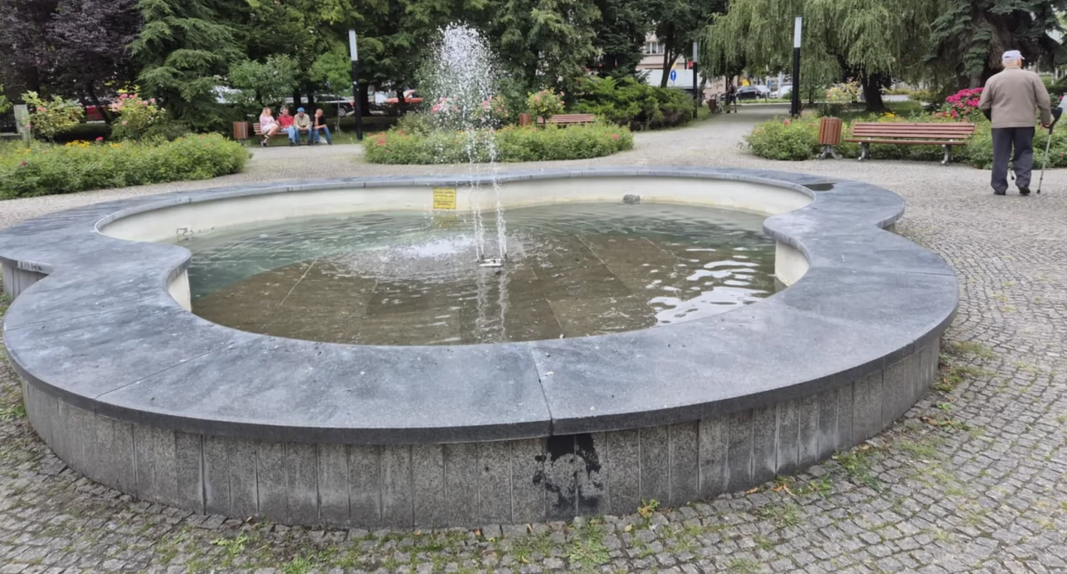 Na zdjęciu: Fontanna na placu 3 Maja