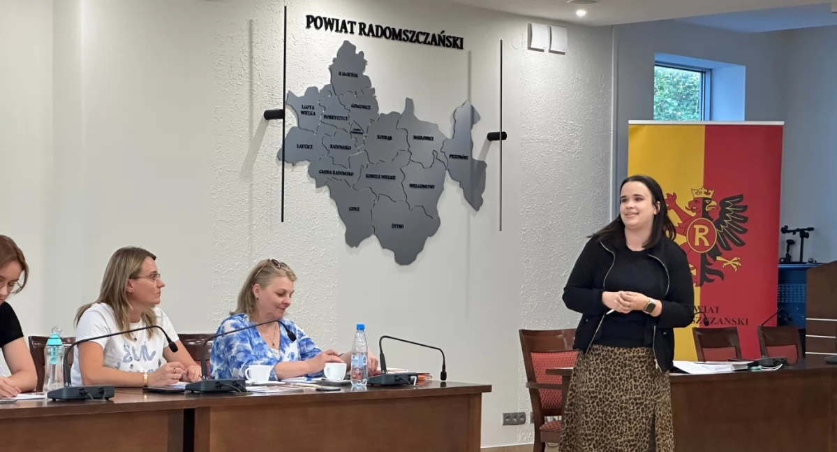Na zdjęciu: w spotkaniu w Starostwie Powiatowym w Radomsku wzięły udział 24 osoby